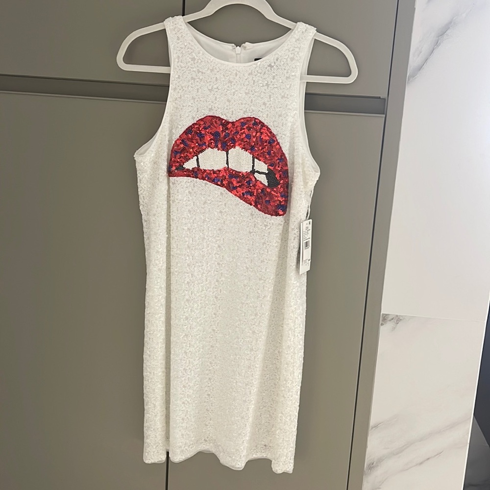 Aidan Mattox mini dress with sequins. Beautiful for evening event.